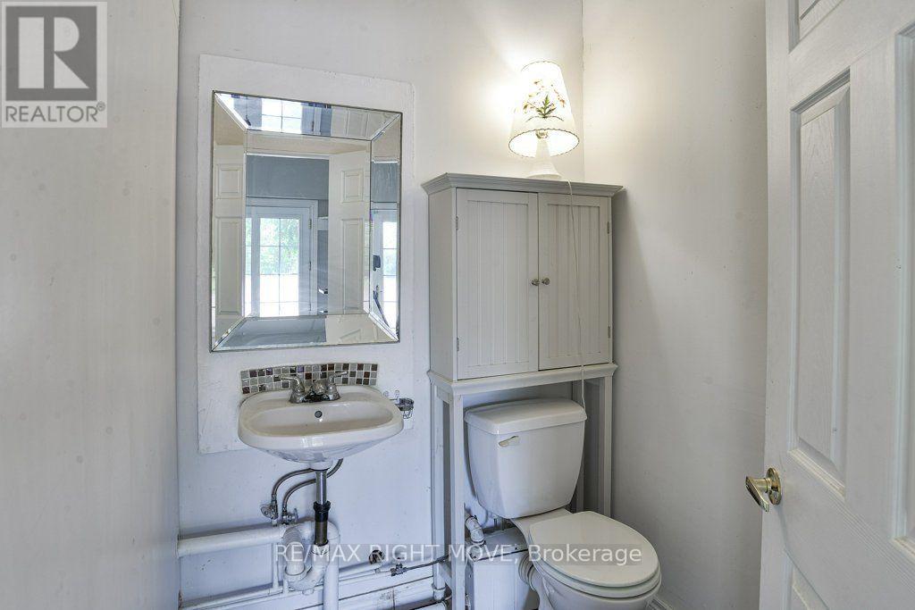 114 11TH LINE S - 35