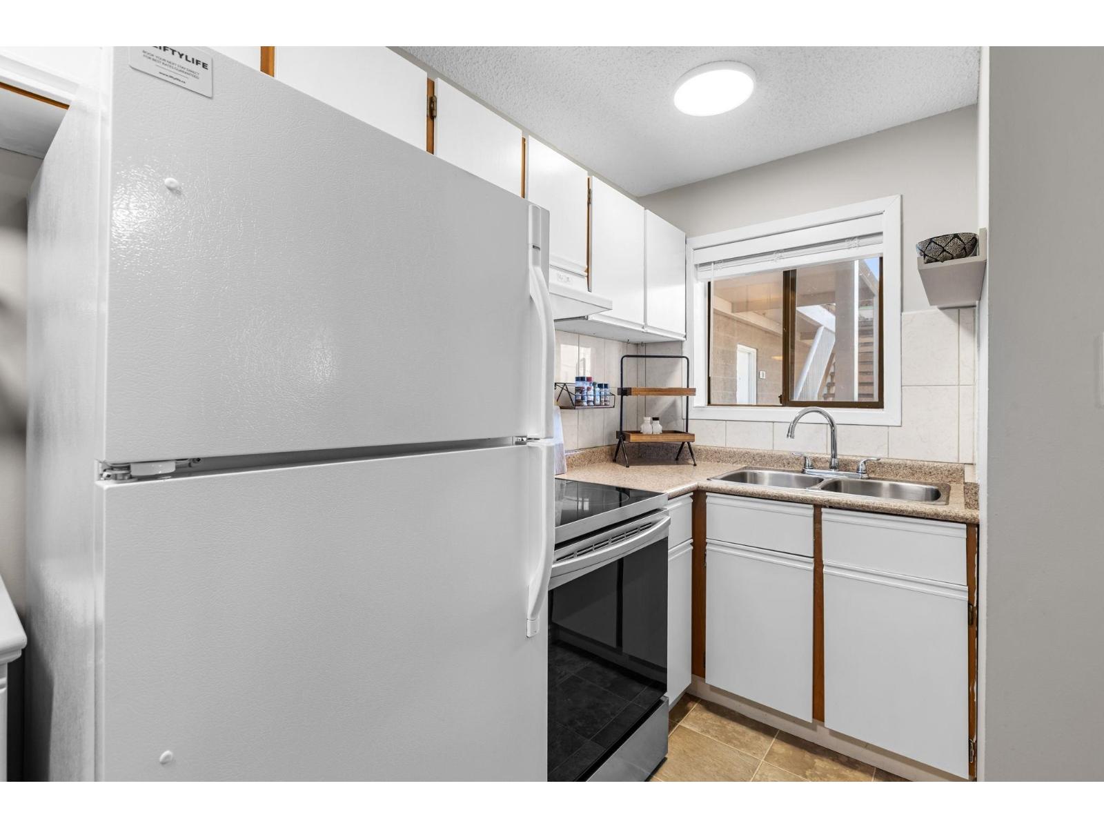 13 450 ESPLANADE AVENUE, Harrison Hot Springs, Harrison Hot Springs