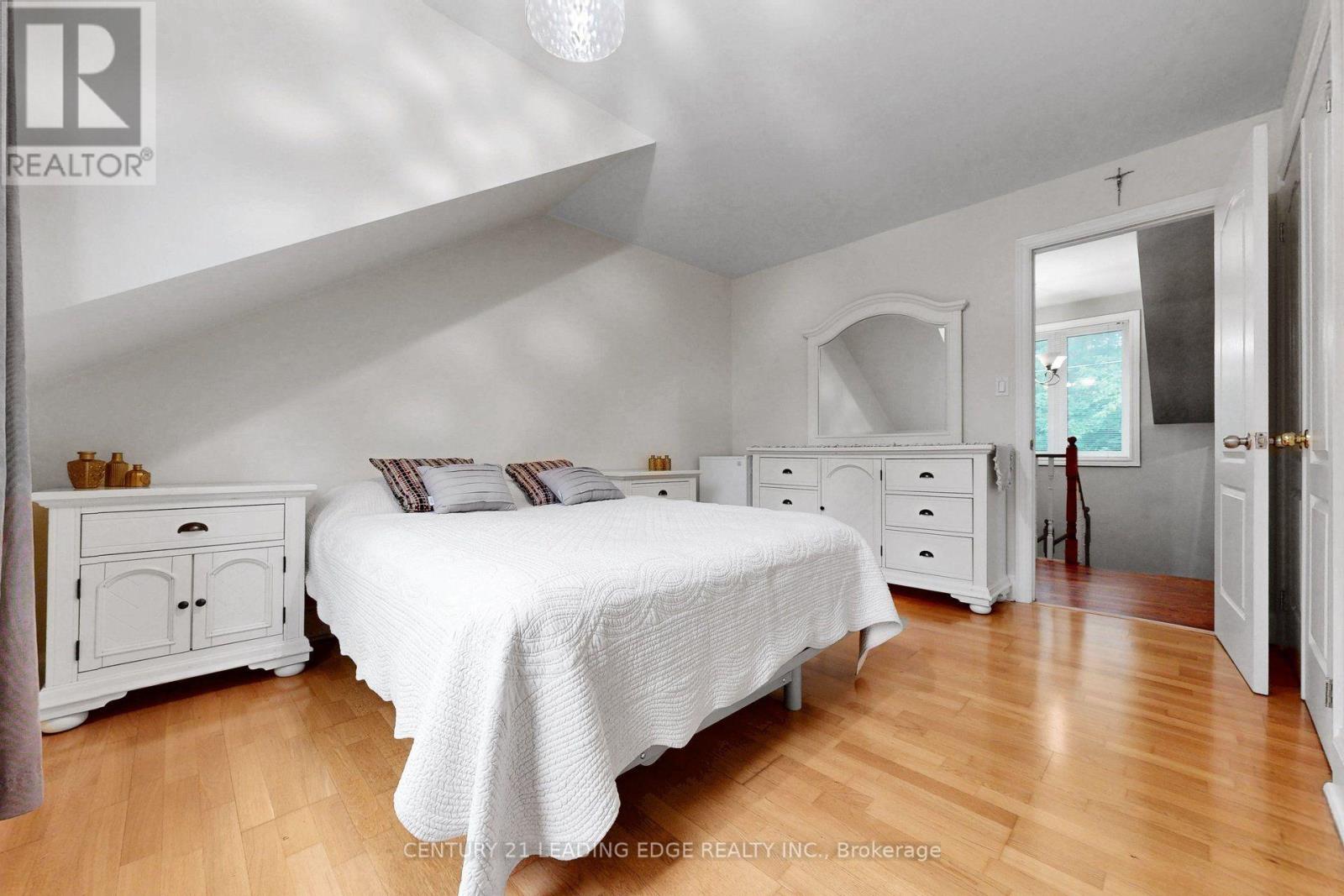 72 BOLSOVER ROAD - 27