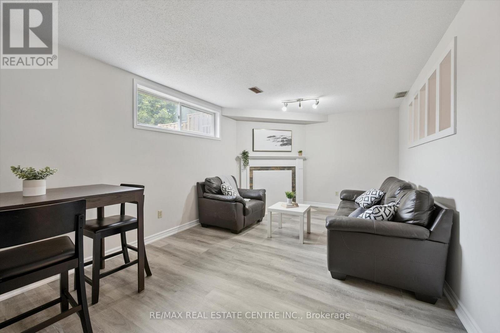 #15 265 WILLIAMSBURG ROAD - 24