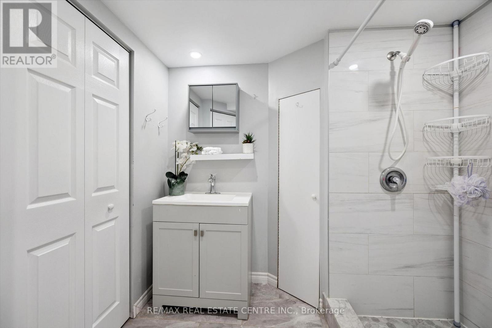 #15 265 WILLIAMSBURG ROAD - 27