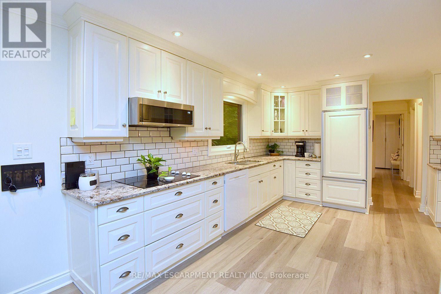 421 8TH CONCESSION ROAD E - 23