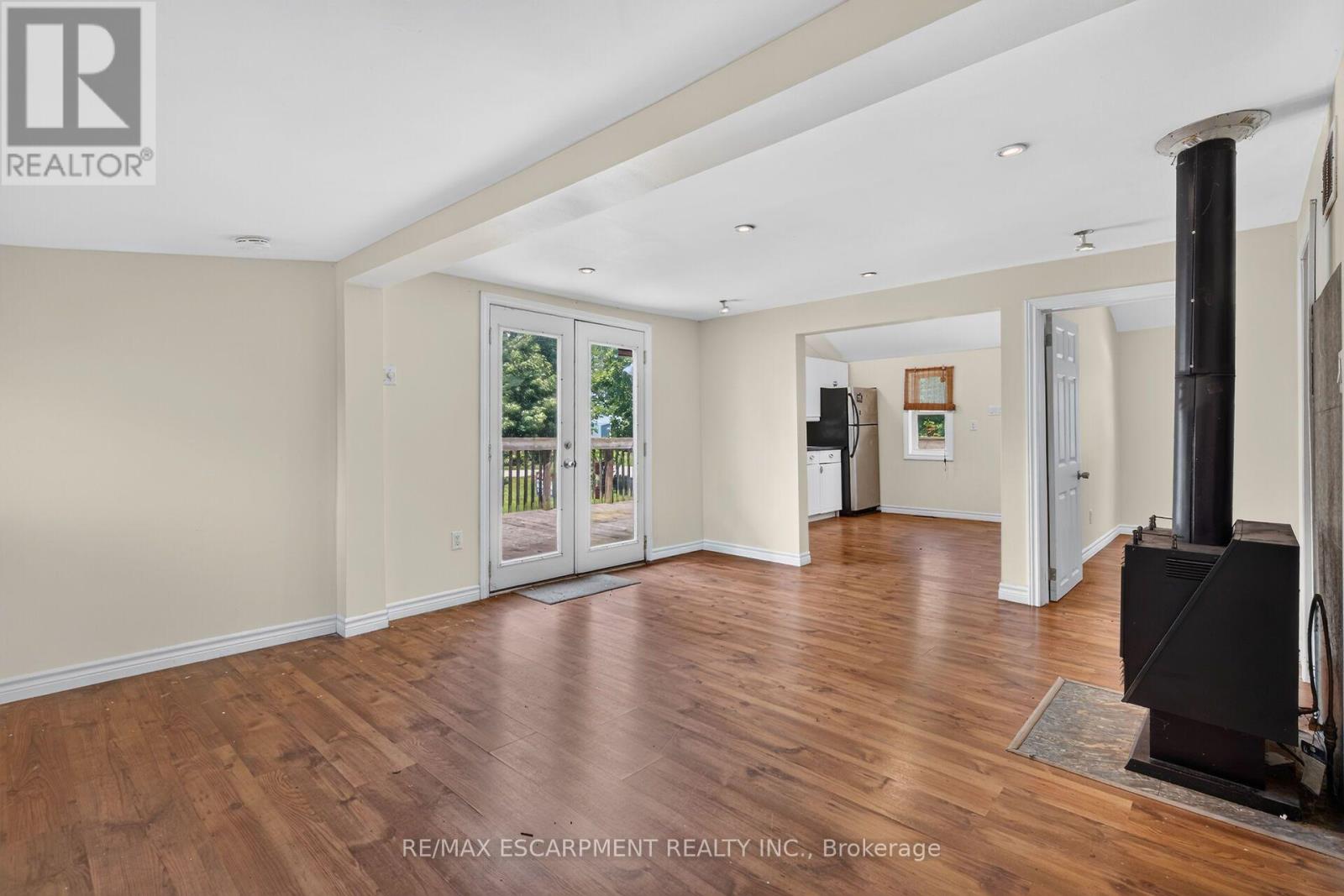 19 BARBARA DRIVE - 21