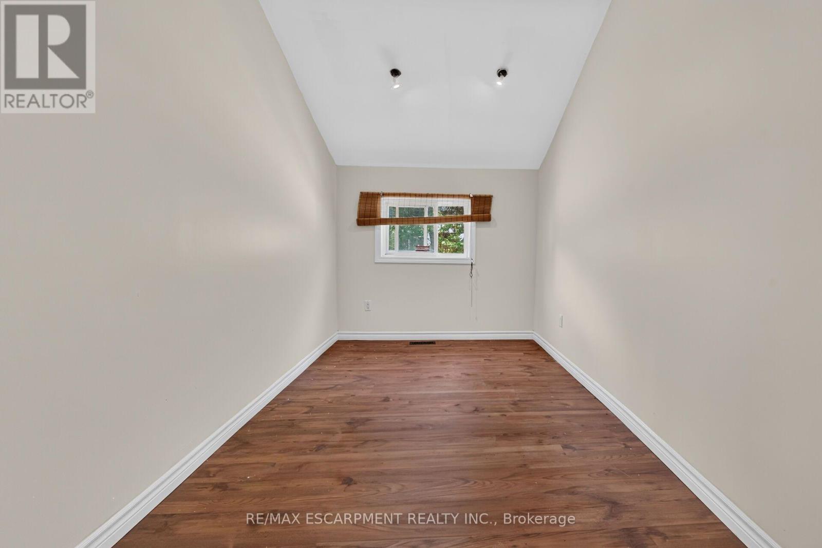 19 BARBARA DRIVE - 26