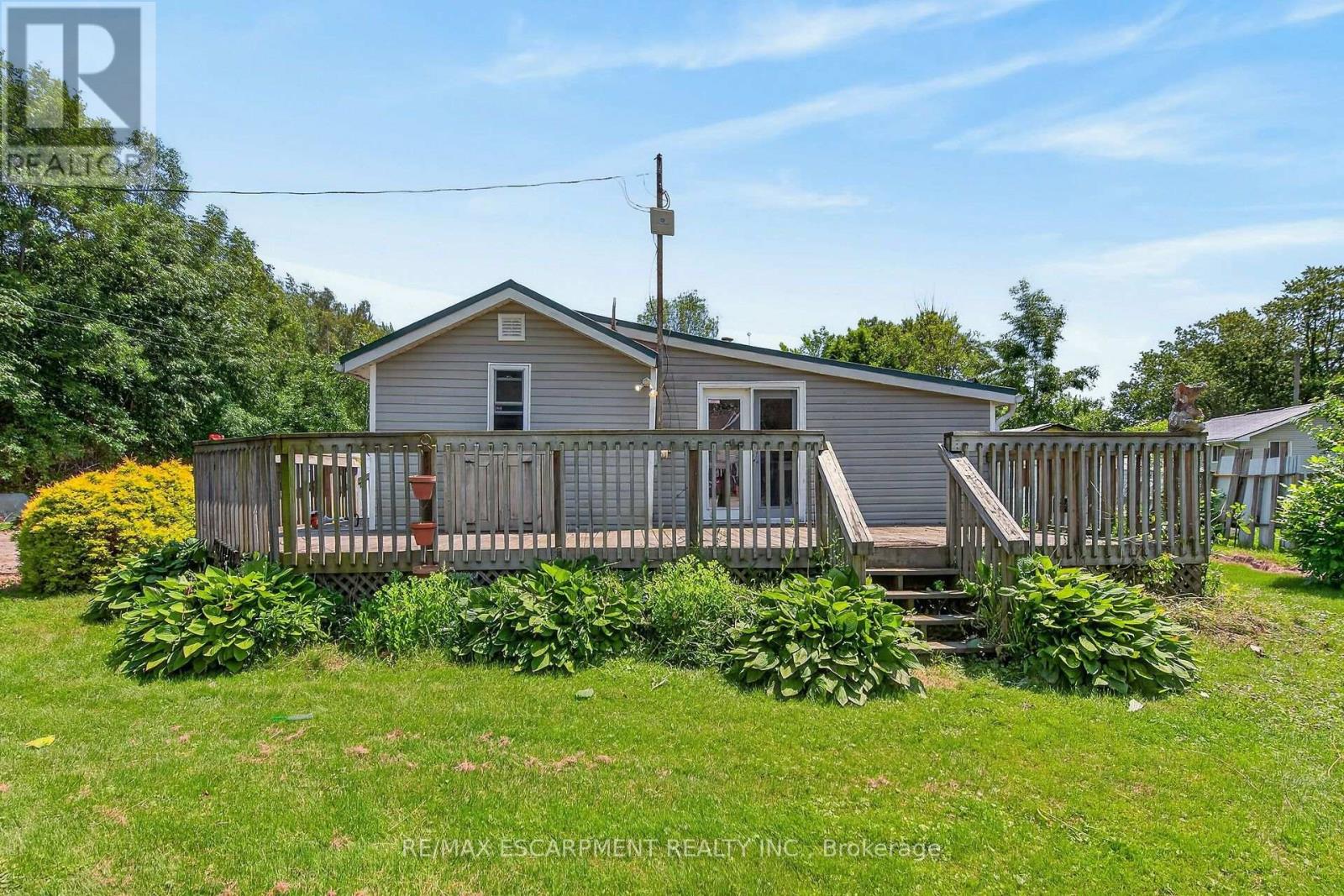 19 BARBARA DRIVE - 35