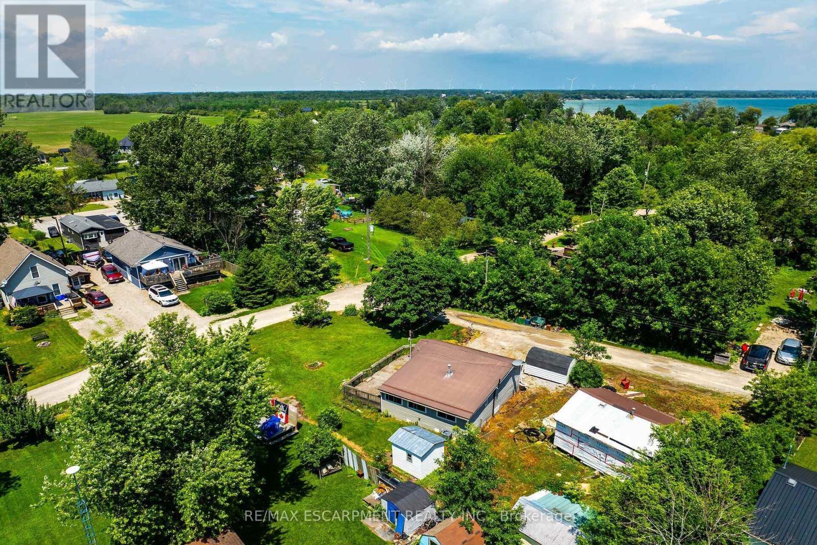 19 BARBARA DRIVE - 44