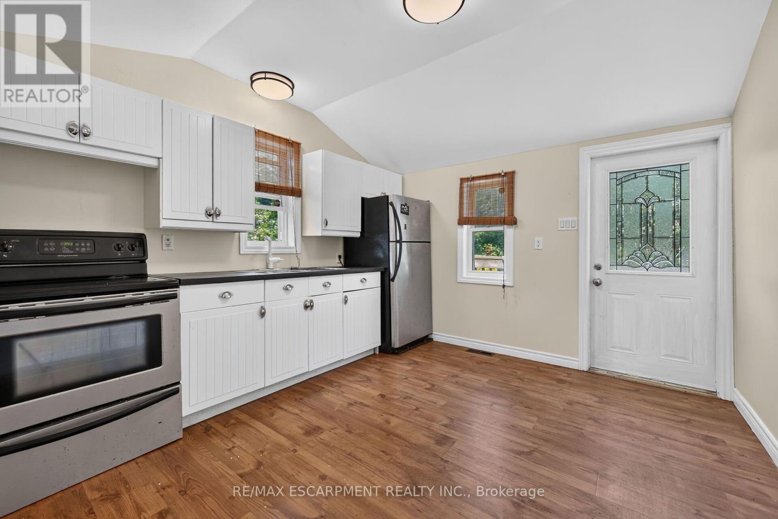 19 BARBARA DRIVE - 9