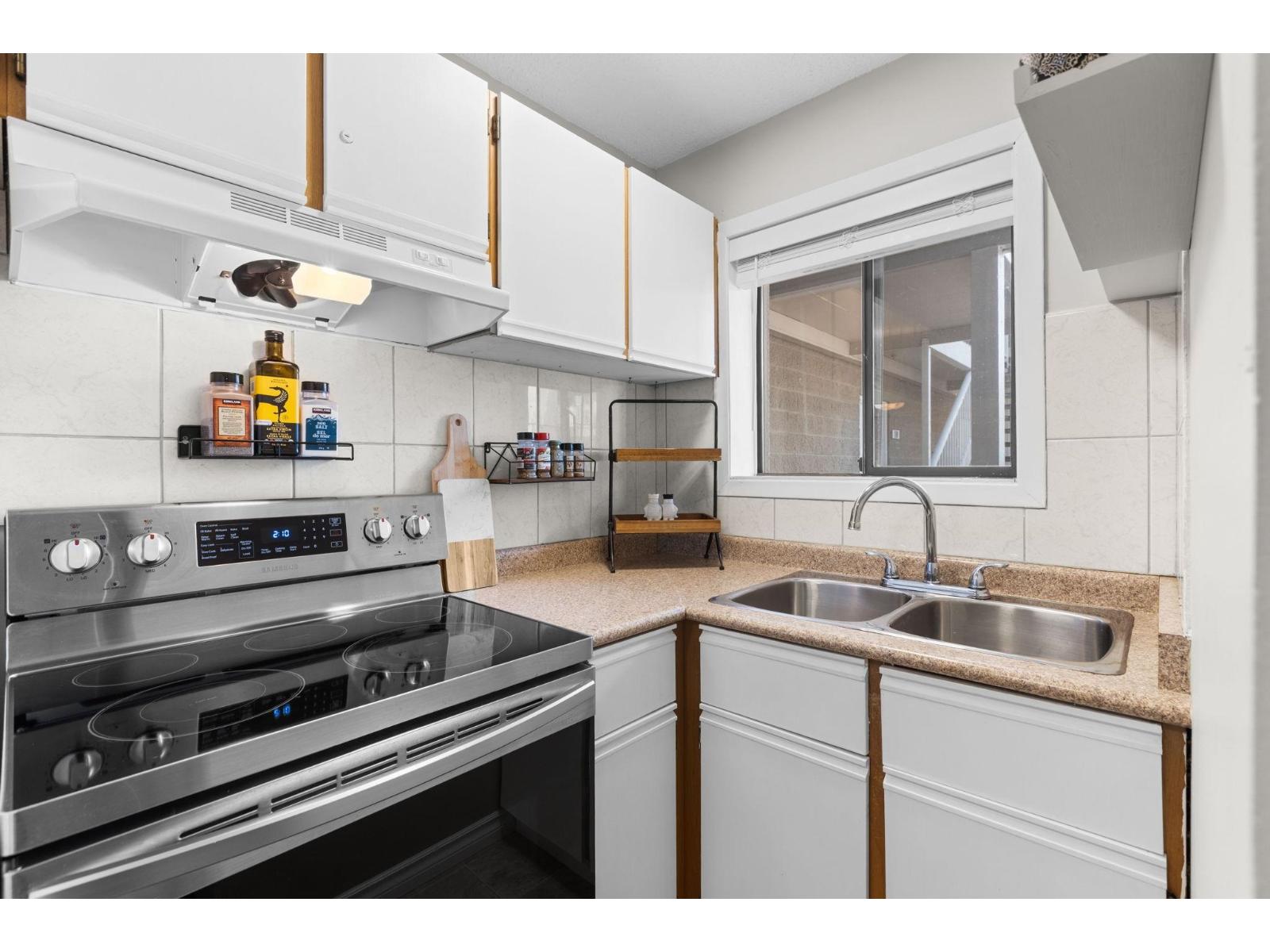 13 450 ESPLANADE AVENUE, Harrison Hot Springs, Harrison Hot Springs
