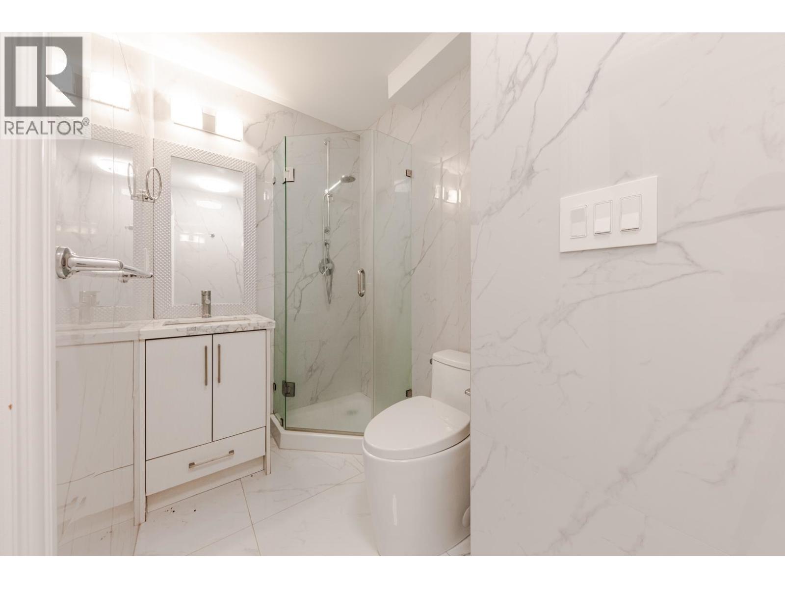 7 Bed, 6 Bath House for Sale in Vancouver – 3559 E 48TH AVENUE, Vancouver – MLS# R3146895 - Image 29