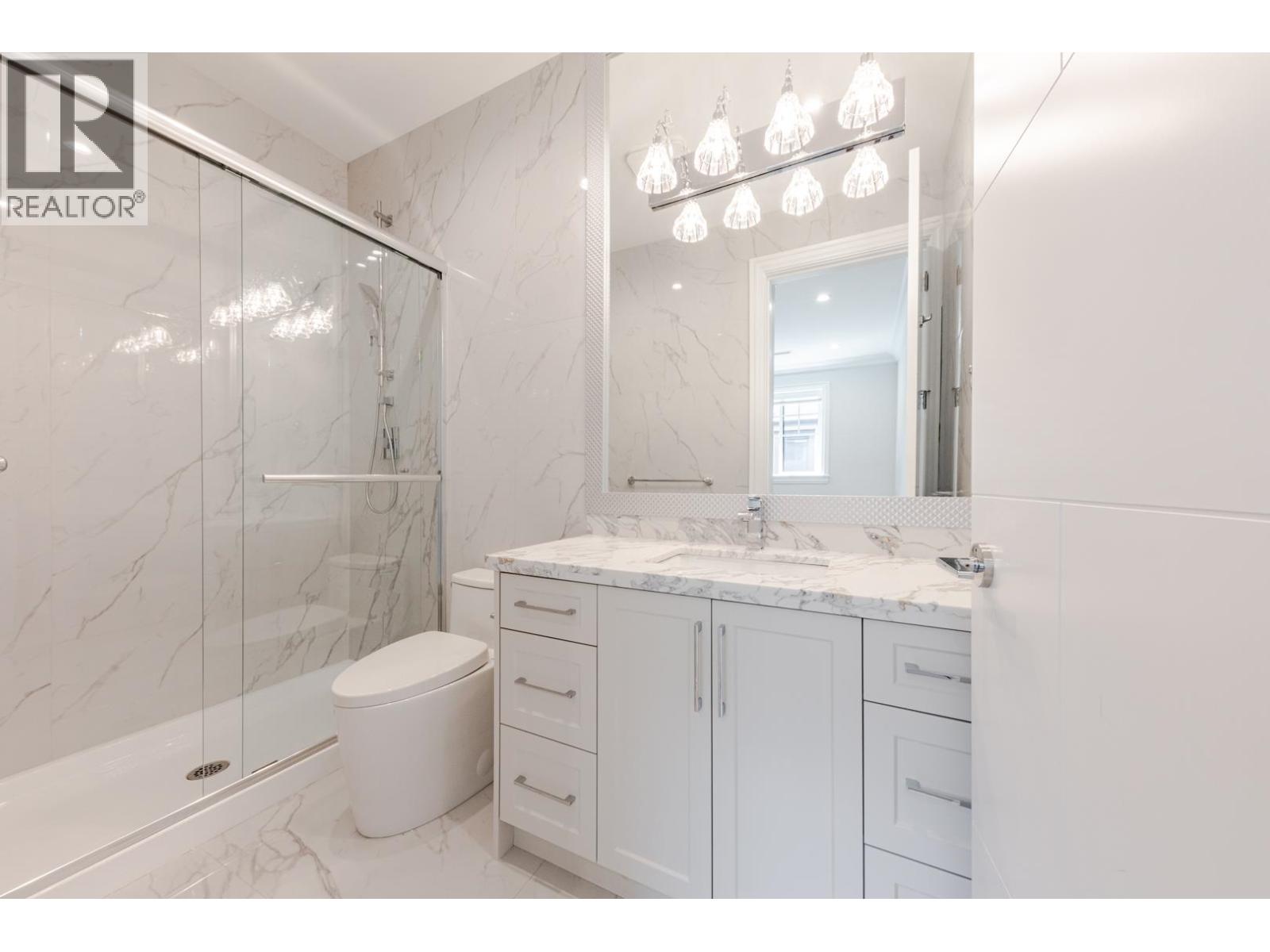 7 Bed, 6 Bath House for Sale in Vancouver – 3559 E 48TH AVENUE, Vancouver – MLS# R3146895 - Image 19