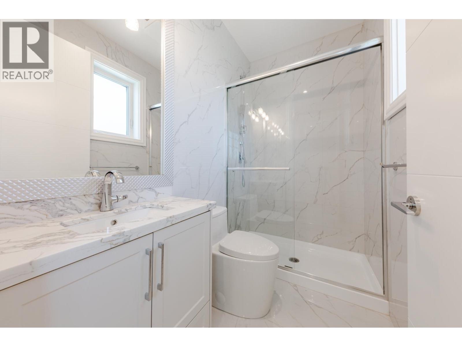7 Bed, 6 Bath House for Sale in Vancouver – 3559 E 48TH AVENUE, Vancouver – MLS# R3146895 - Image 22