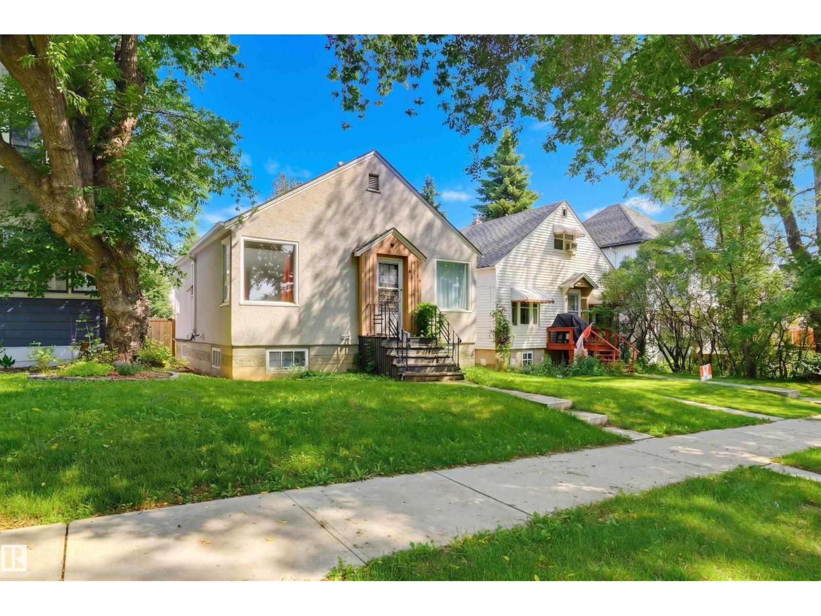 9728 89 AV NW - 1