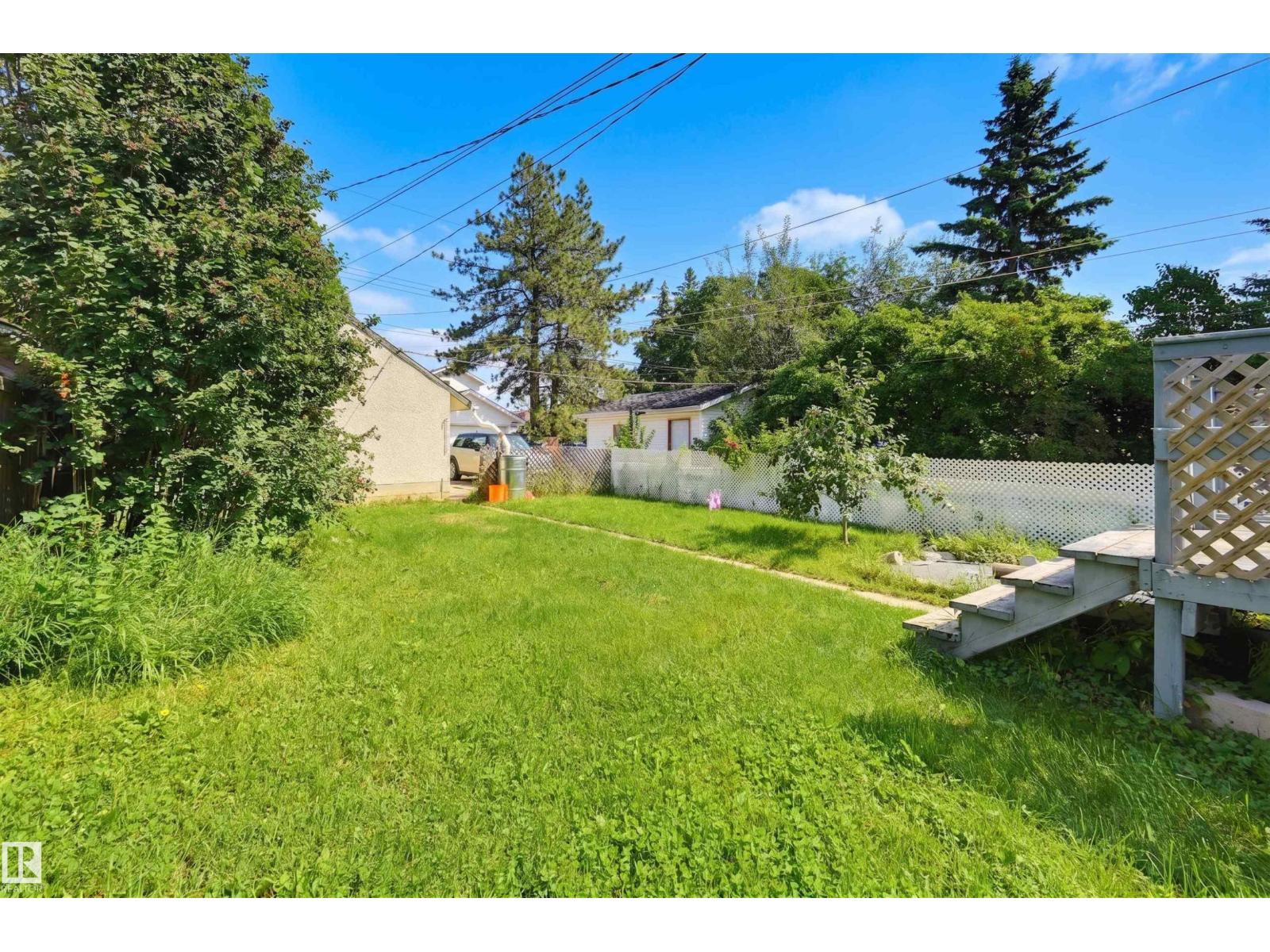 9728 89 AV NW - 24
