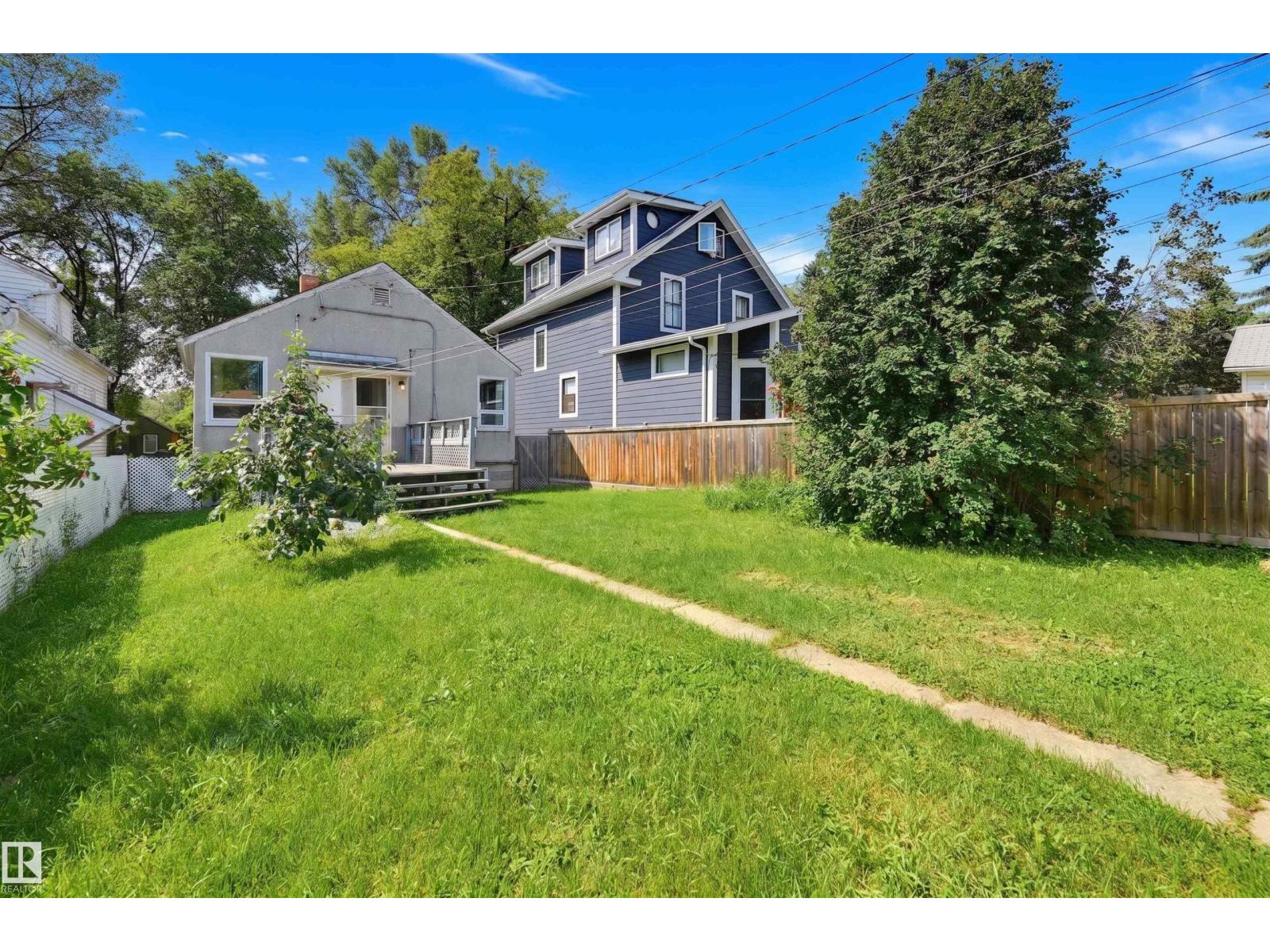 9728 89 AV NW - 26