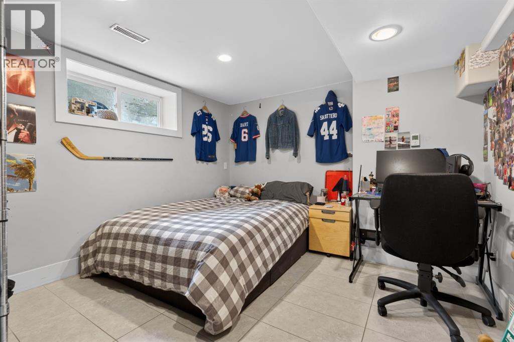 625 29 Avenue SW - 23