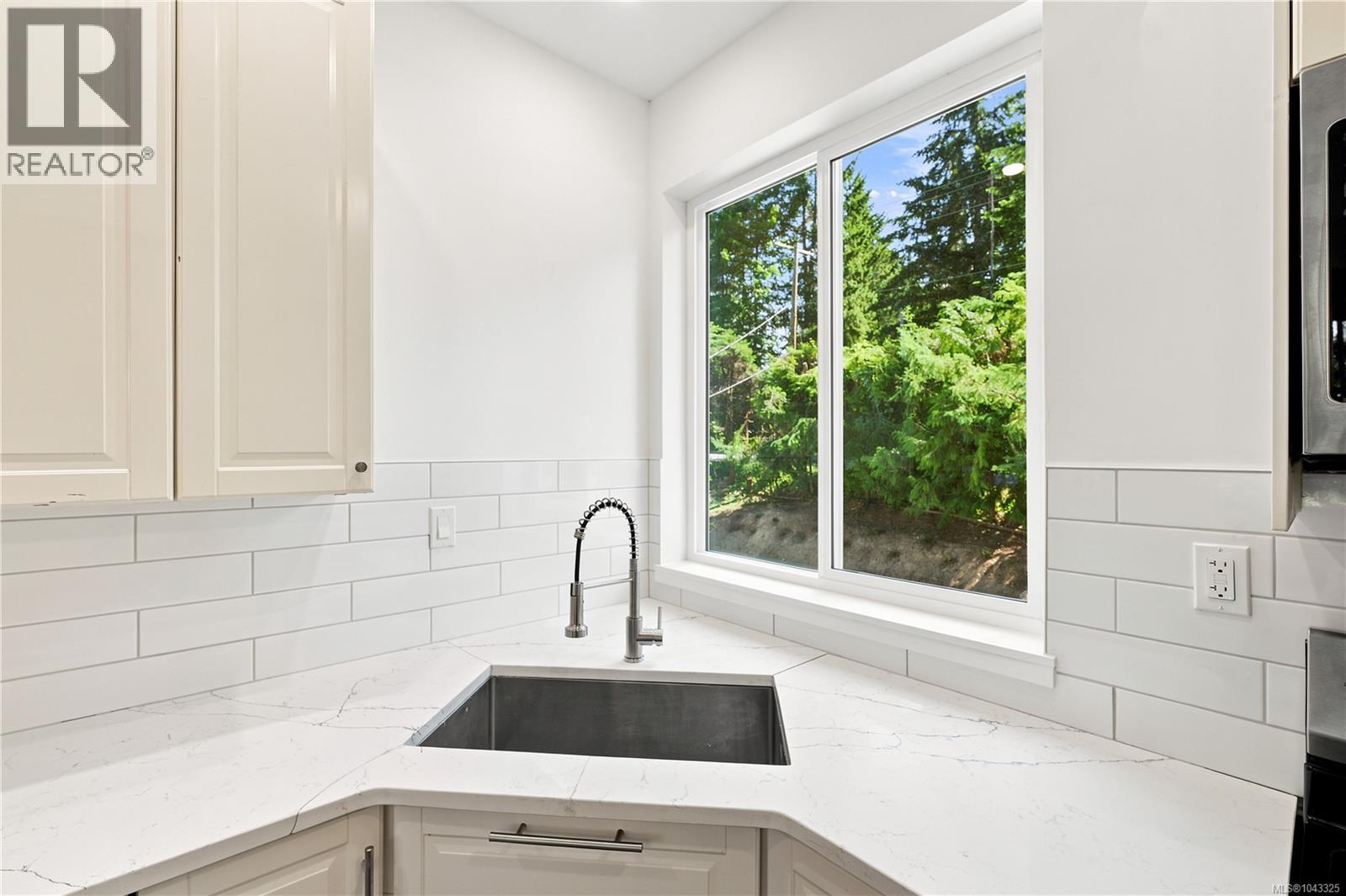 5905 Menzies Rd - 36