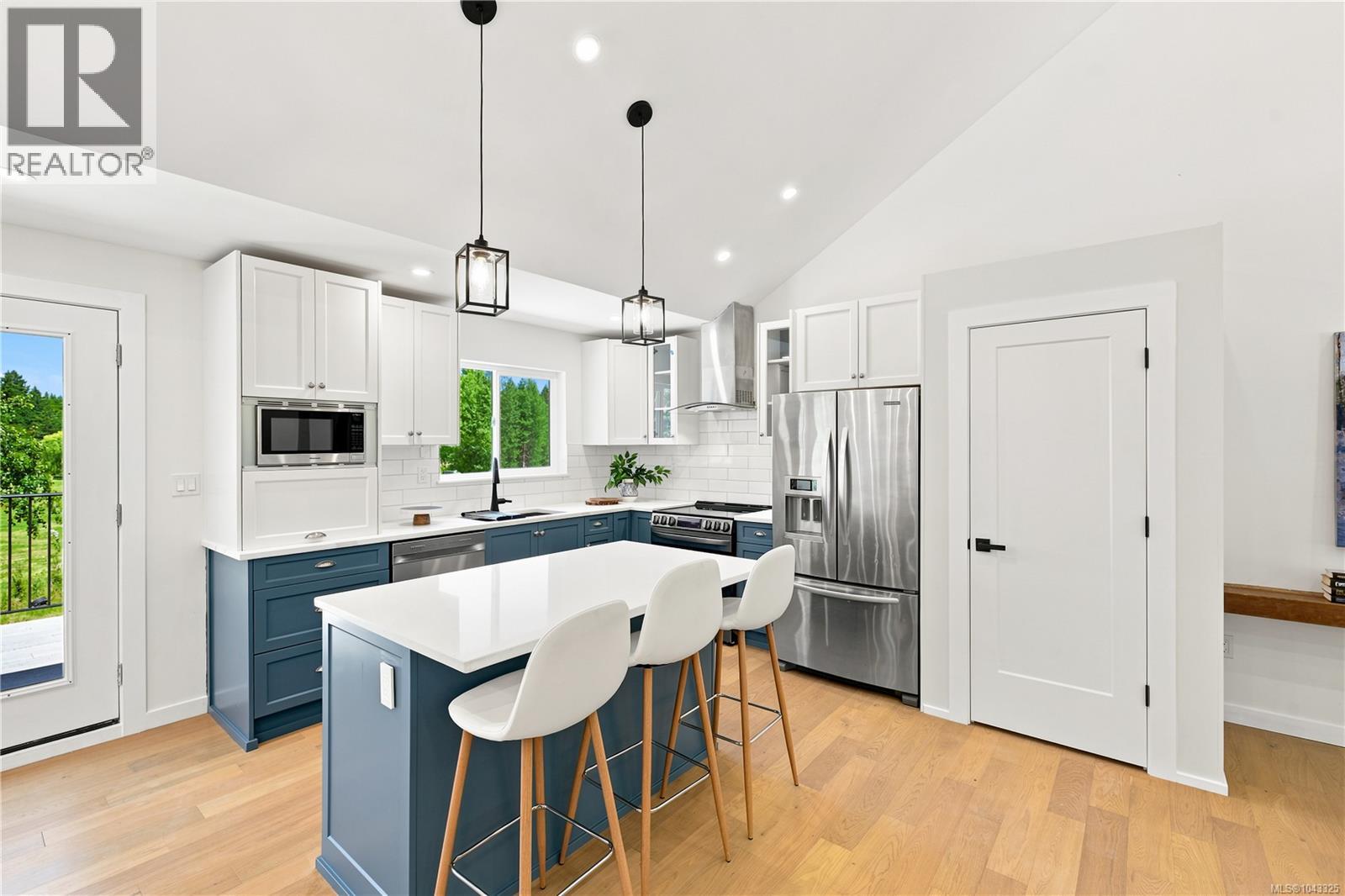 5905 Menzies Rd - 6