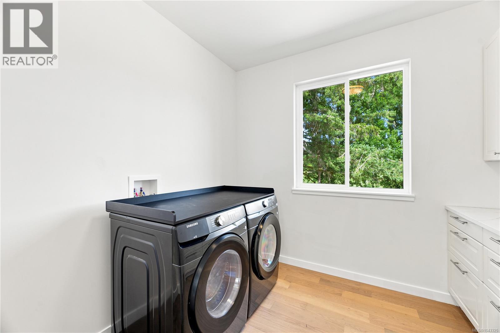 5905 Menzies Rd - 22