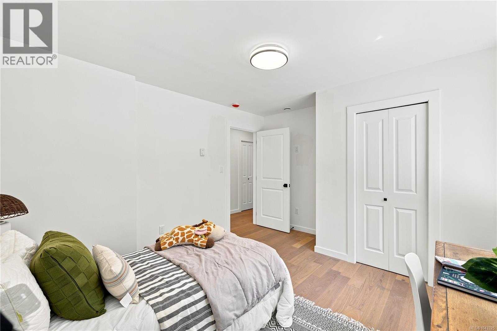 5905 Menzies Rd - 24