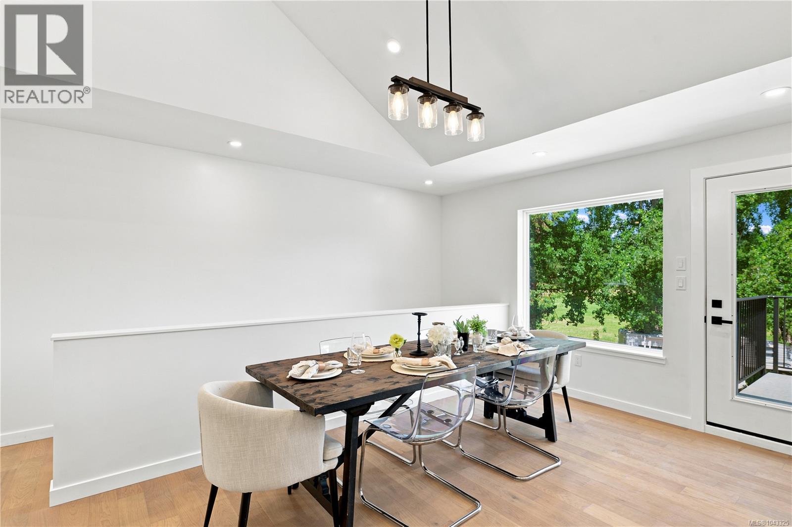 5905 Menzies Rd - 10