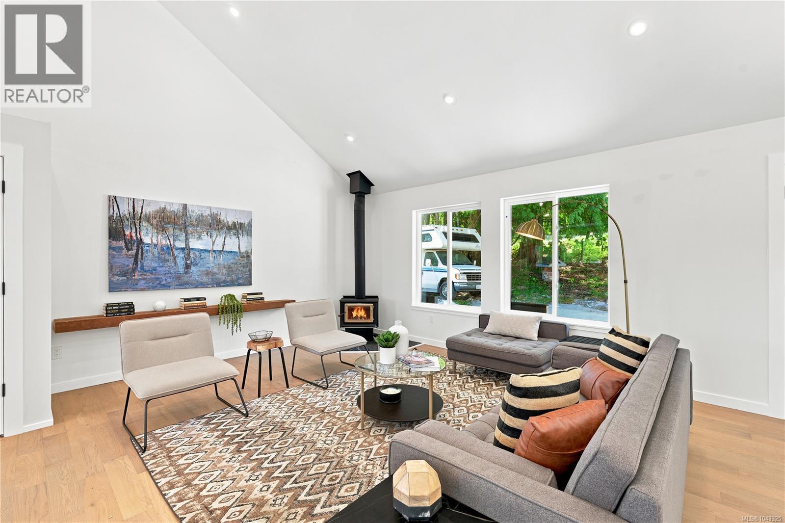 5905 Menzies Rd - 4
