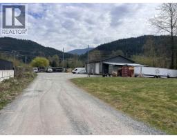 38940 Loggers Lane, Squamish, BC V8B0A4 Photo 17