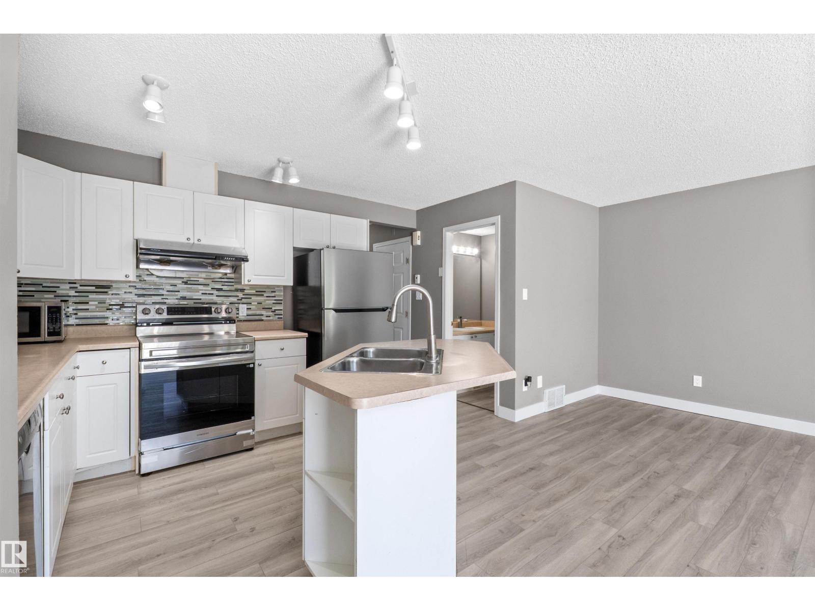 6837 159A AV NW - 17