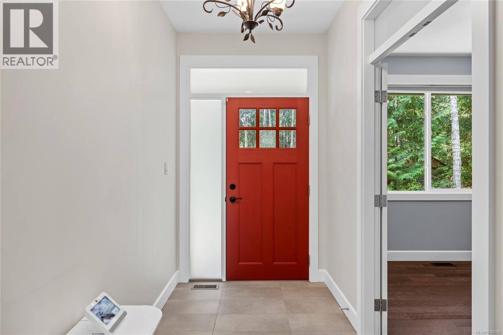 480 Oakdowne Rd, Qualicum Beach