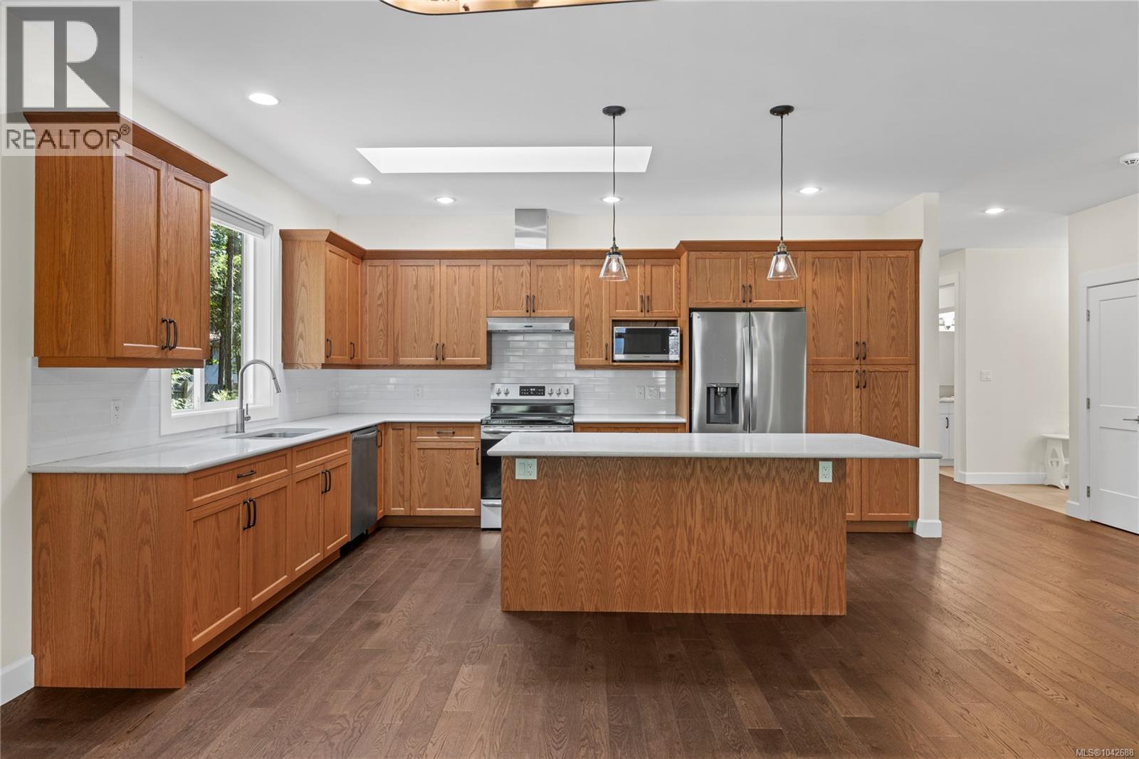 480 Oakdowne Rd, Qualicum Beach