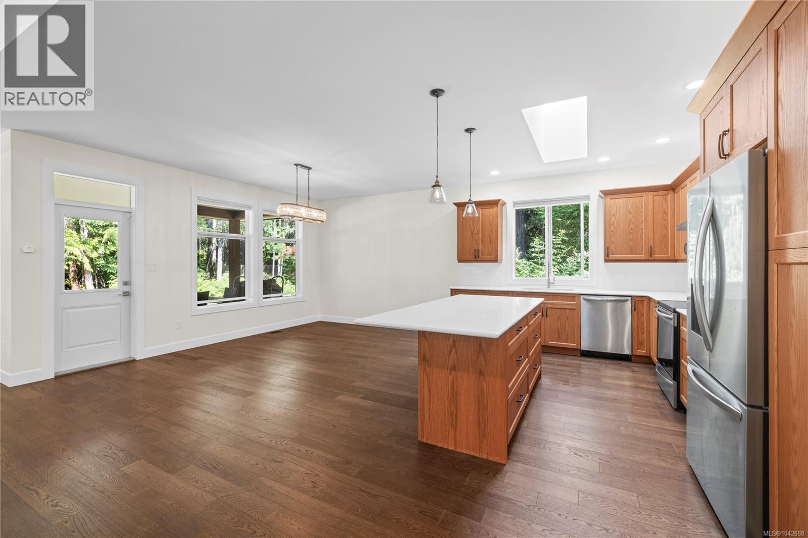 480 Oakdowne Rd, Qualicum Beach