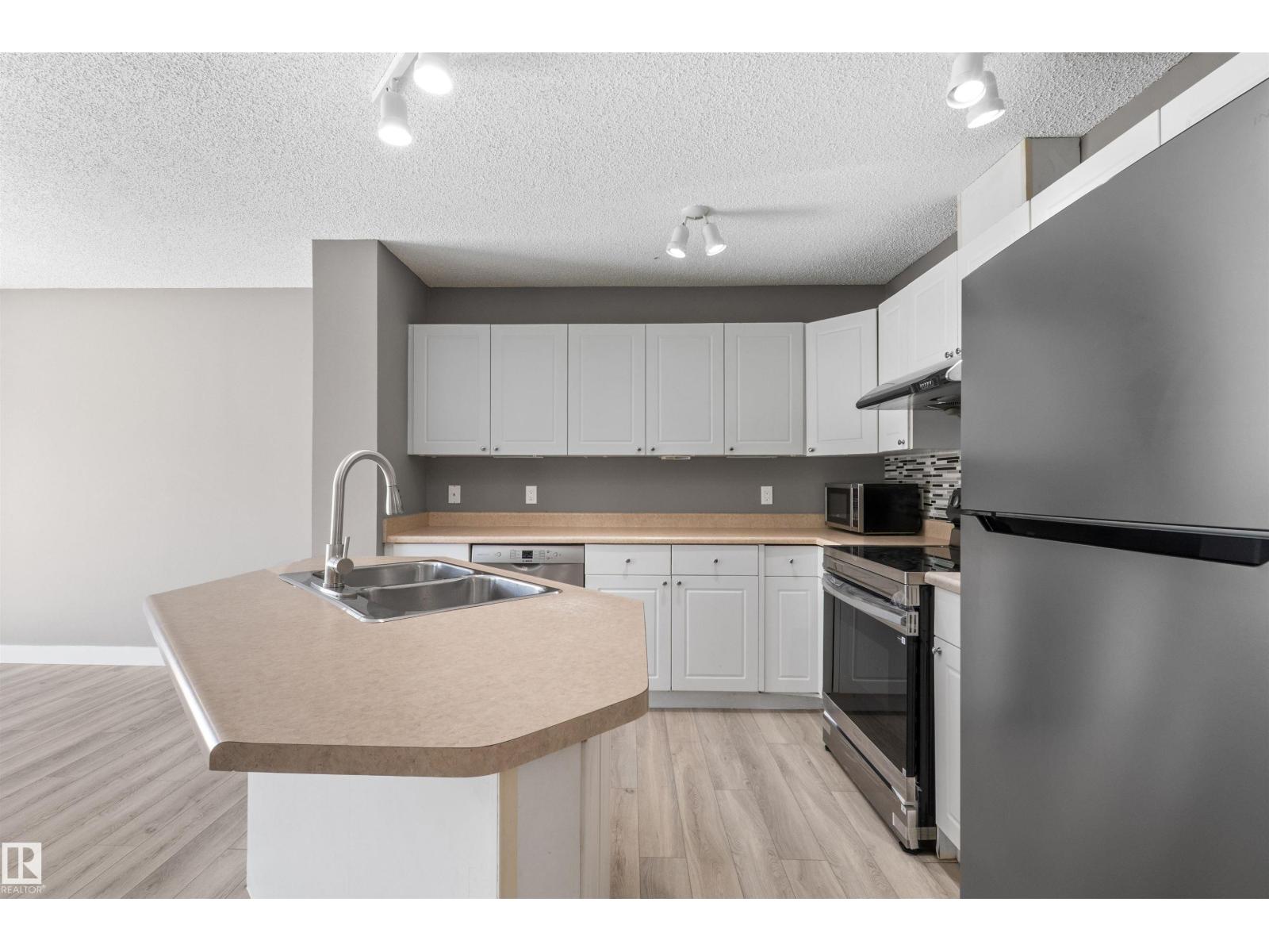 6837 159A AV NW - 15