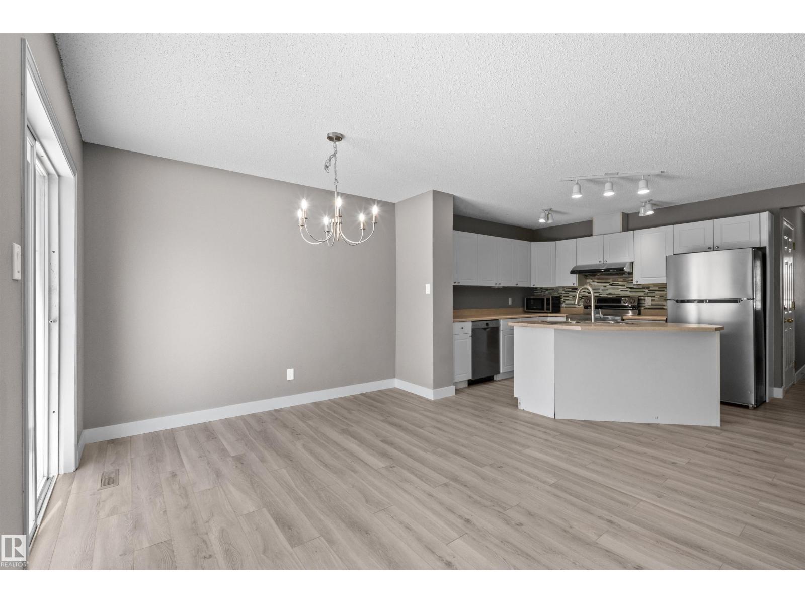 6837 159A AV NW - 23