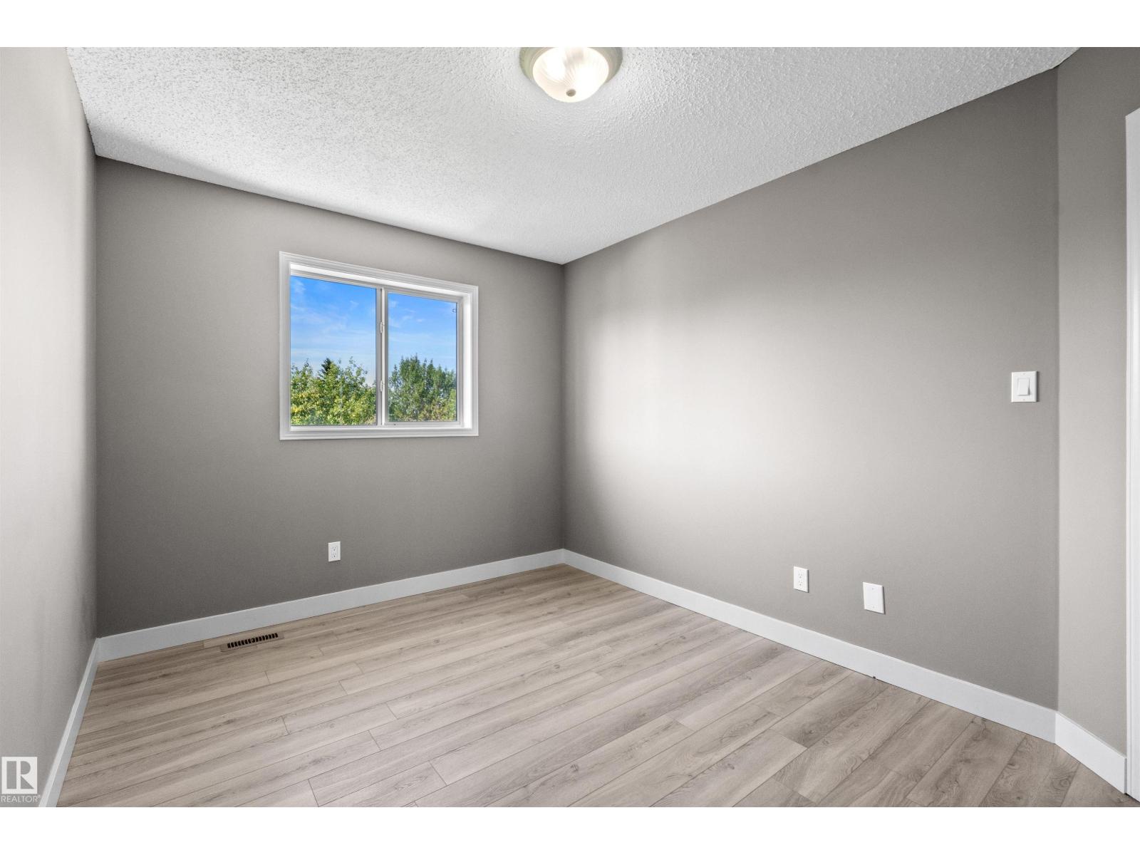 6837 159A AV NW - 44
