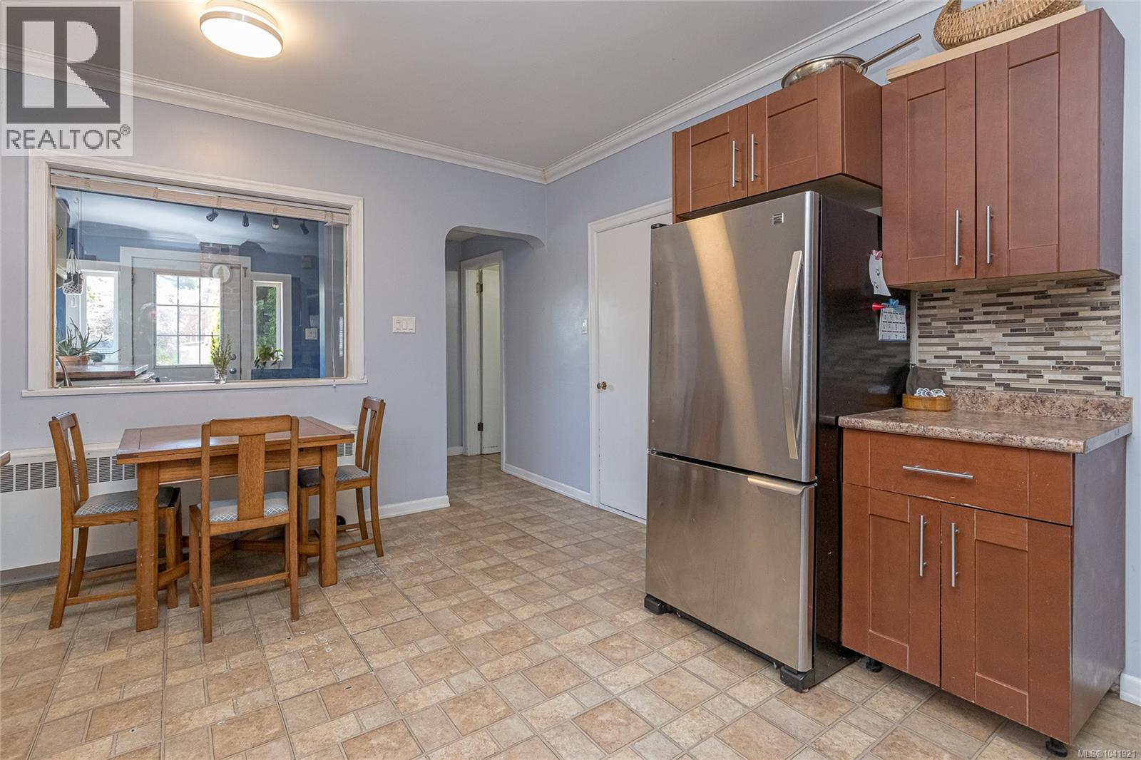 627 Kennedy St - 10