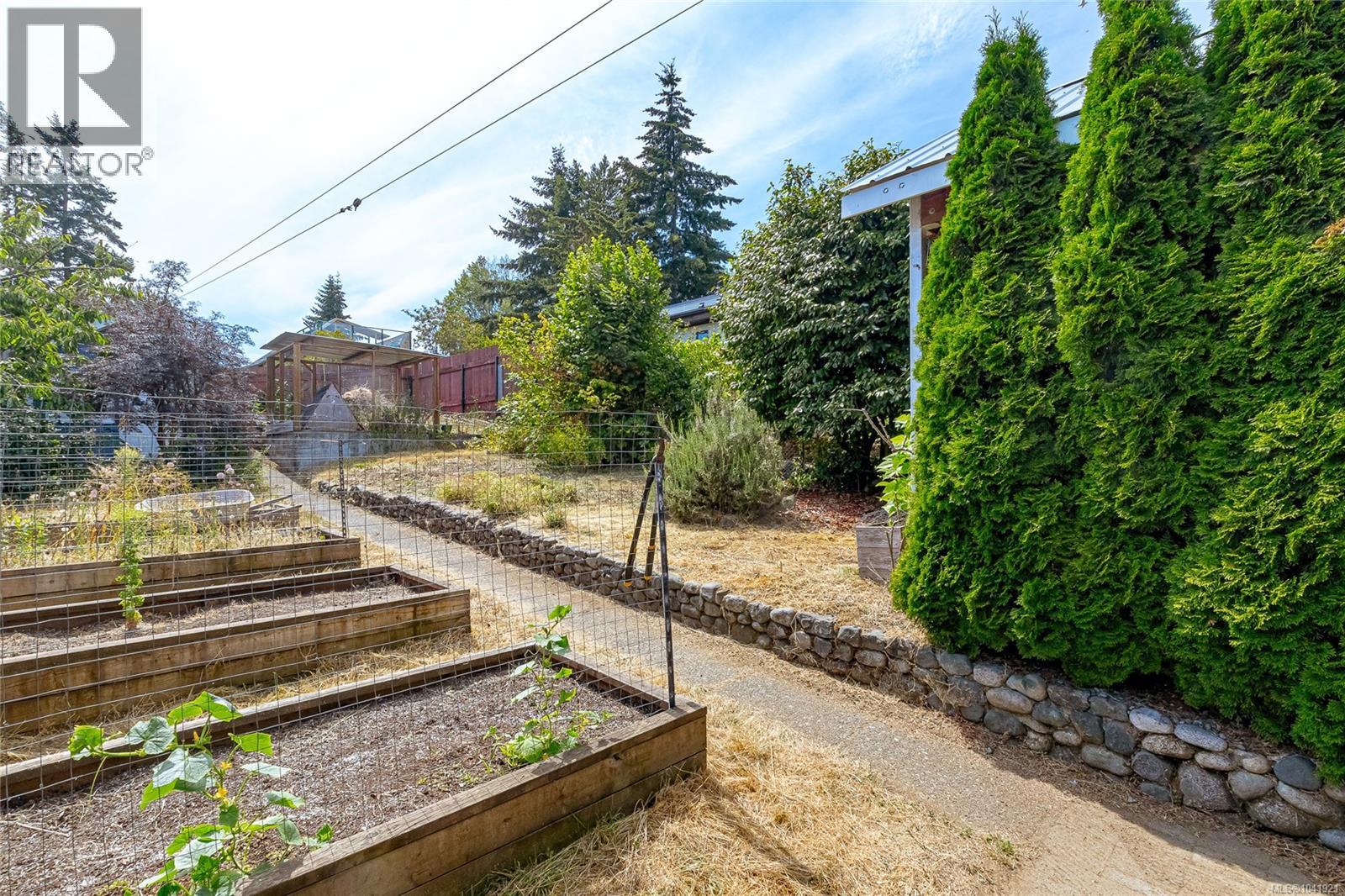 627 Kennedy St - 24