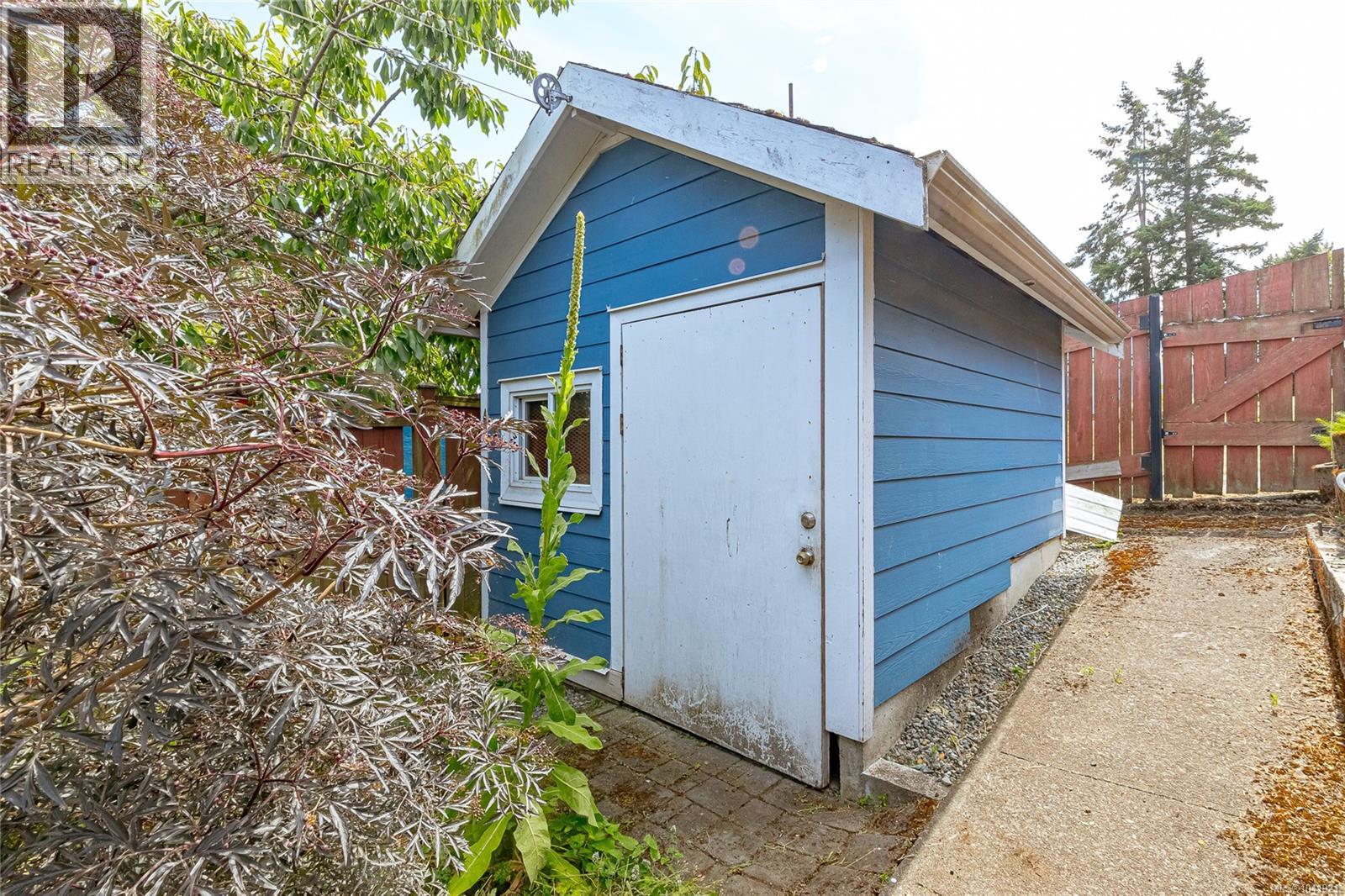 627 Kennedy St - 25