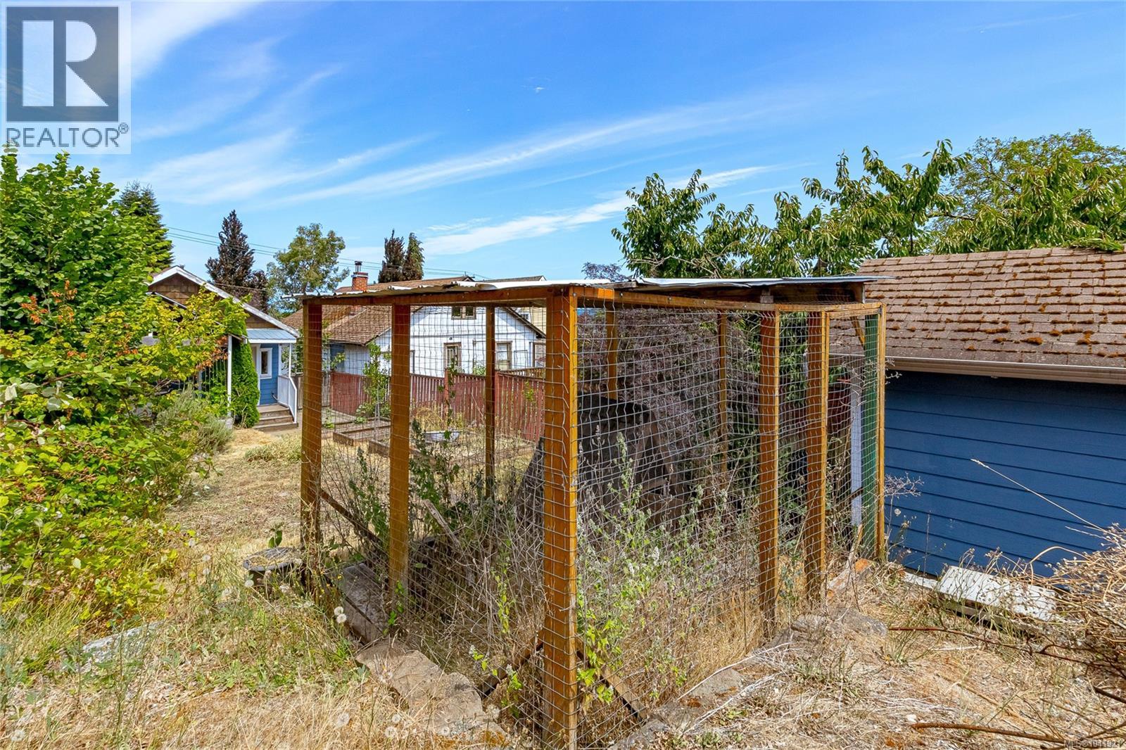 627 Kennedy St - 26