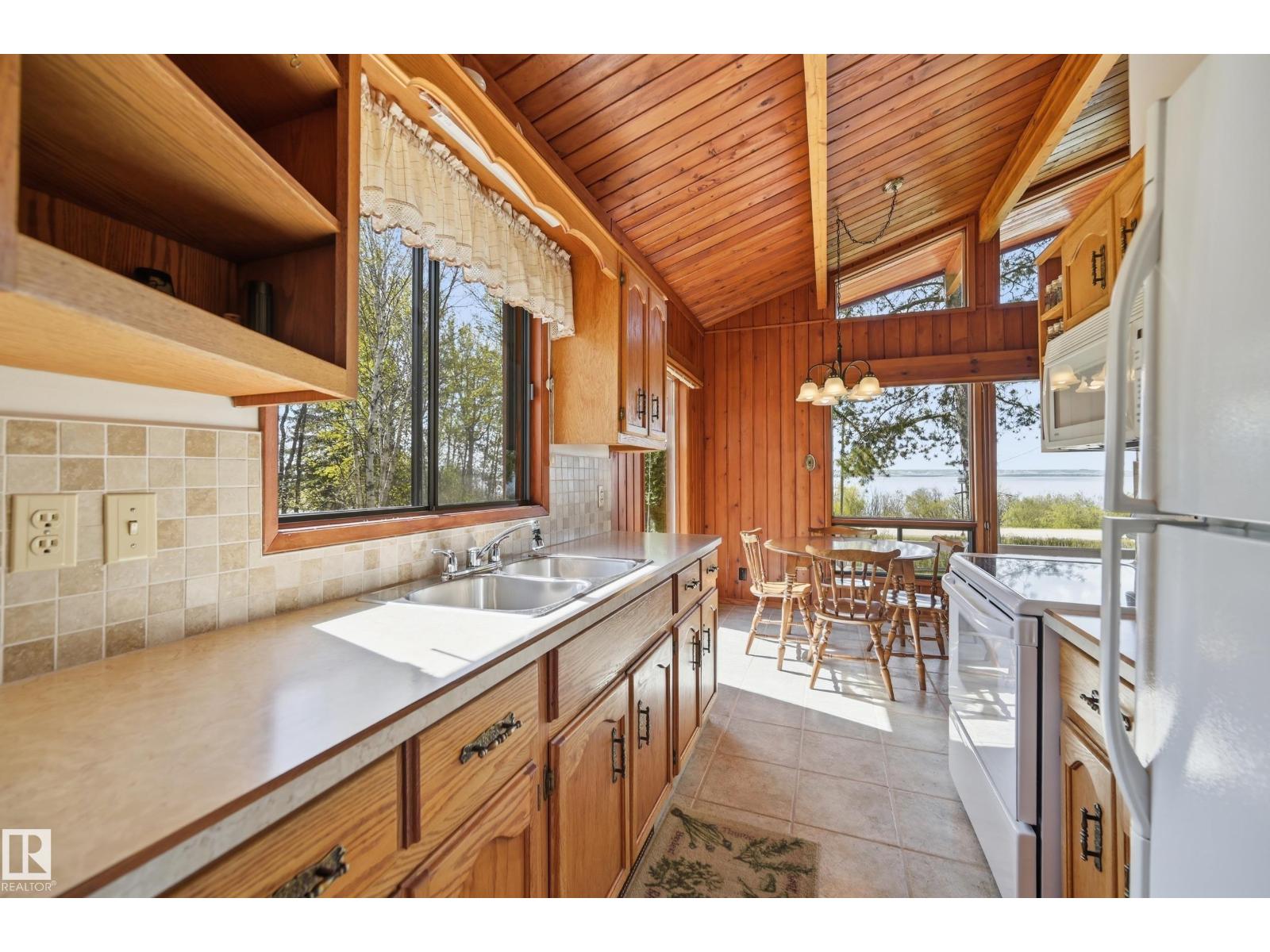 4502 A LAKESHORE RD - 18