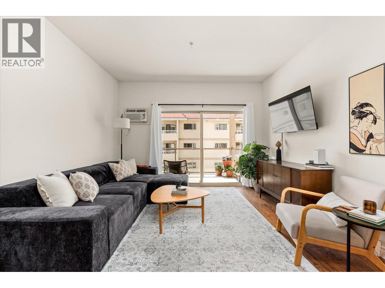 #307 196 WADE Avenue - 4