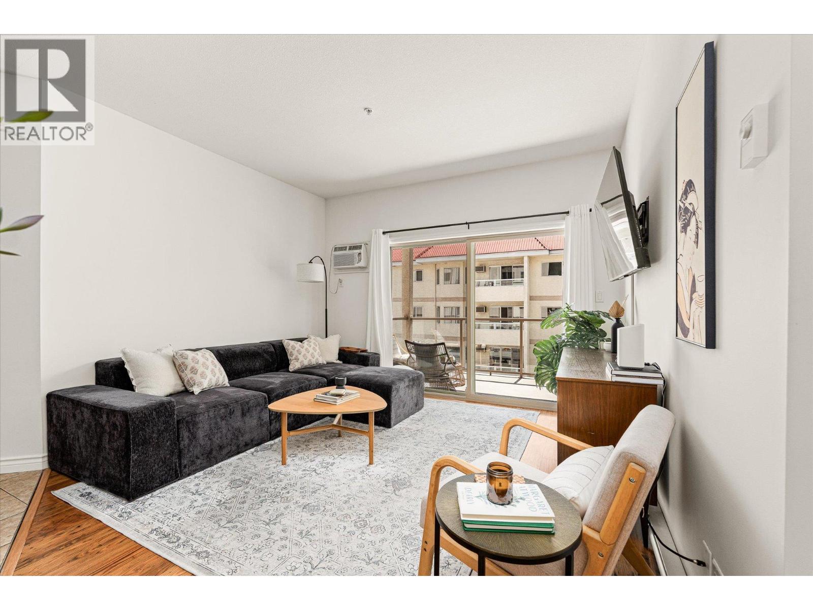 #307 196 WADE Avenue - 3