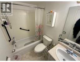 803 Fairview Road Unit# 203, Penticton, BC V2A5Y7 Photo 10