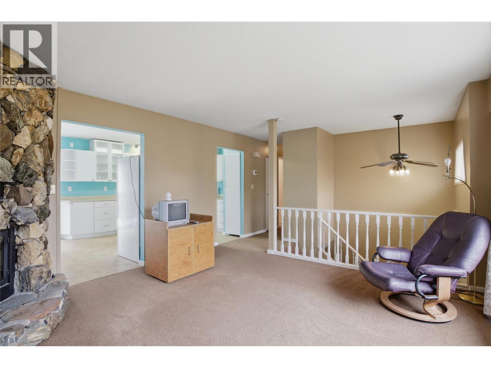 1542 Mt Dufferin Crescent - 10