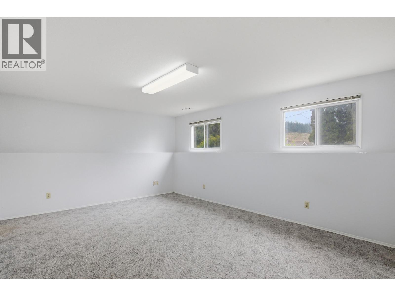 1542 Mt Dufferin Crescent - 12