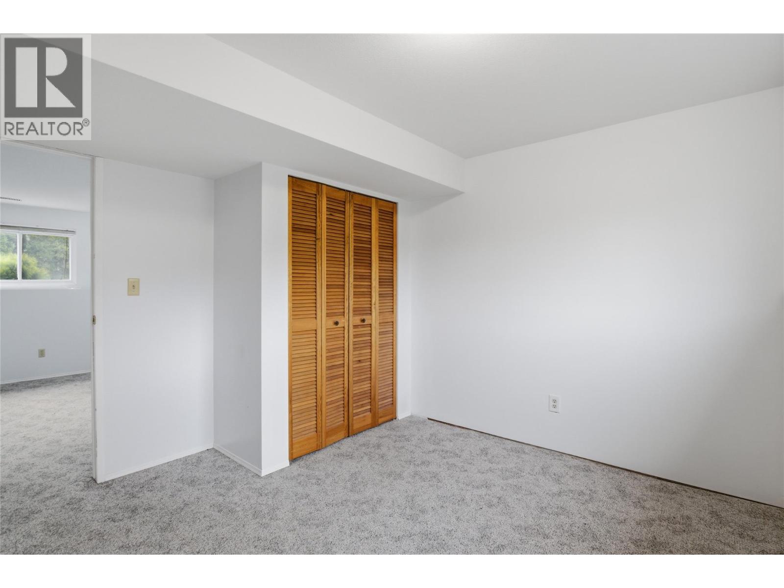 1542 Mt Dufferin Crescent - 15