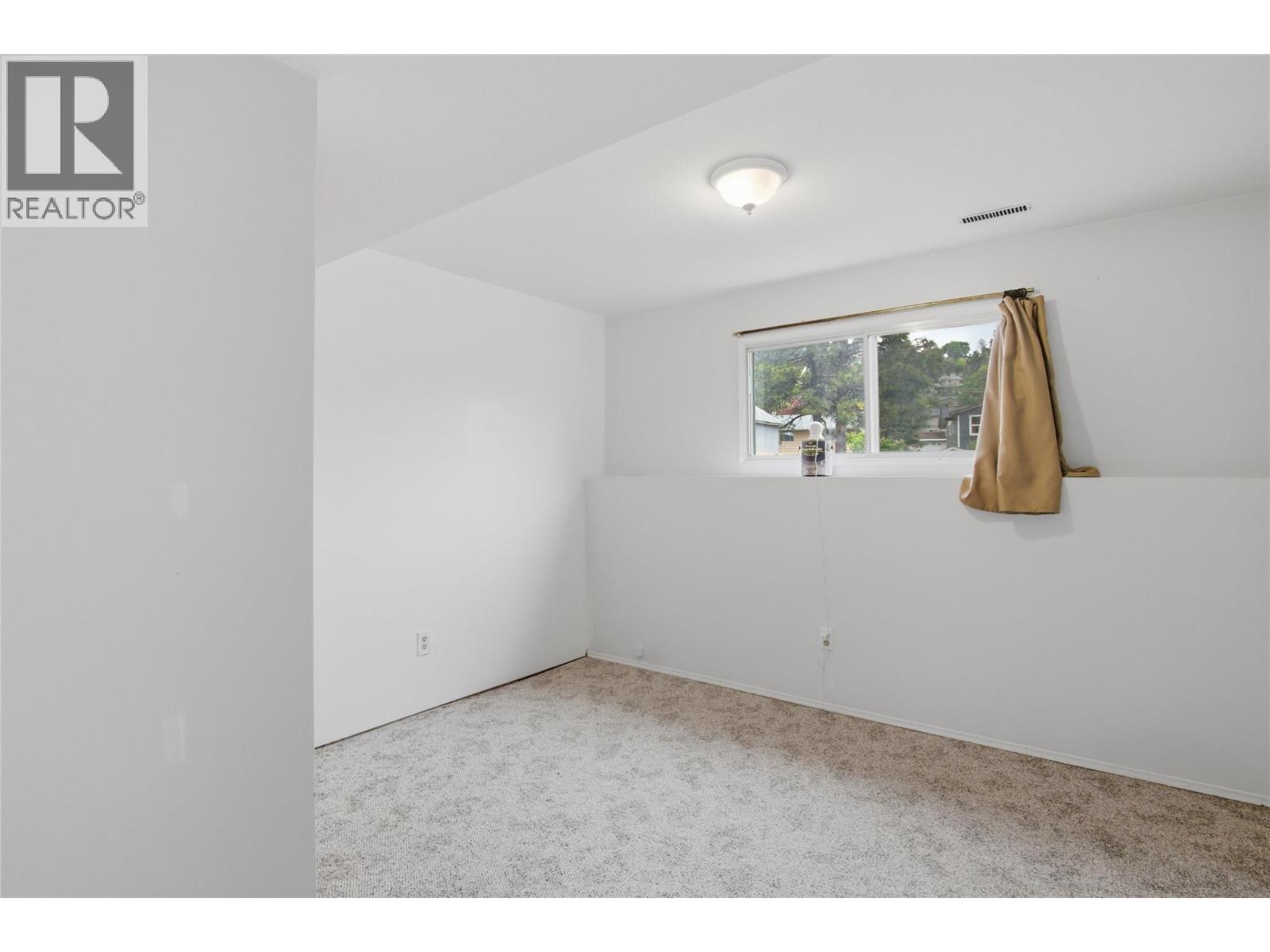 1542 Mt Dufferin Crescent - 18