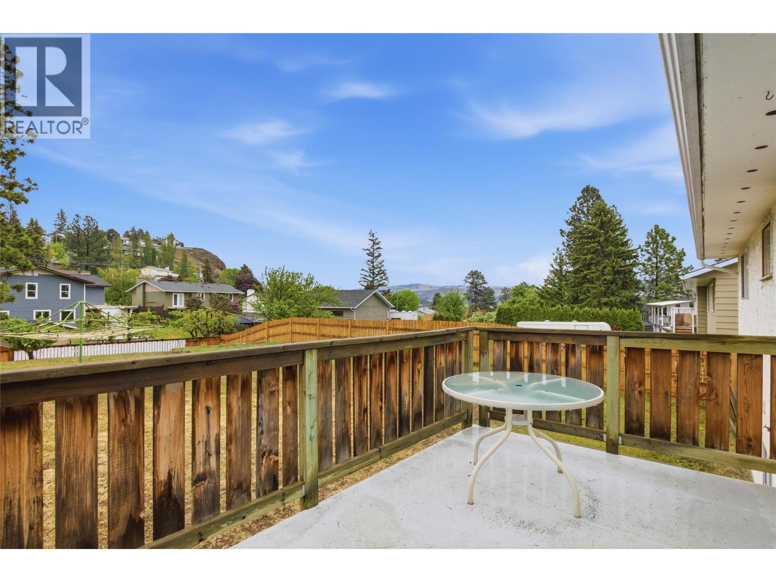 1542 Mt Dufferin Crescent - 28