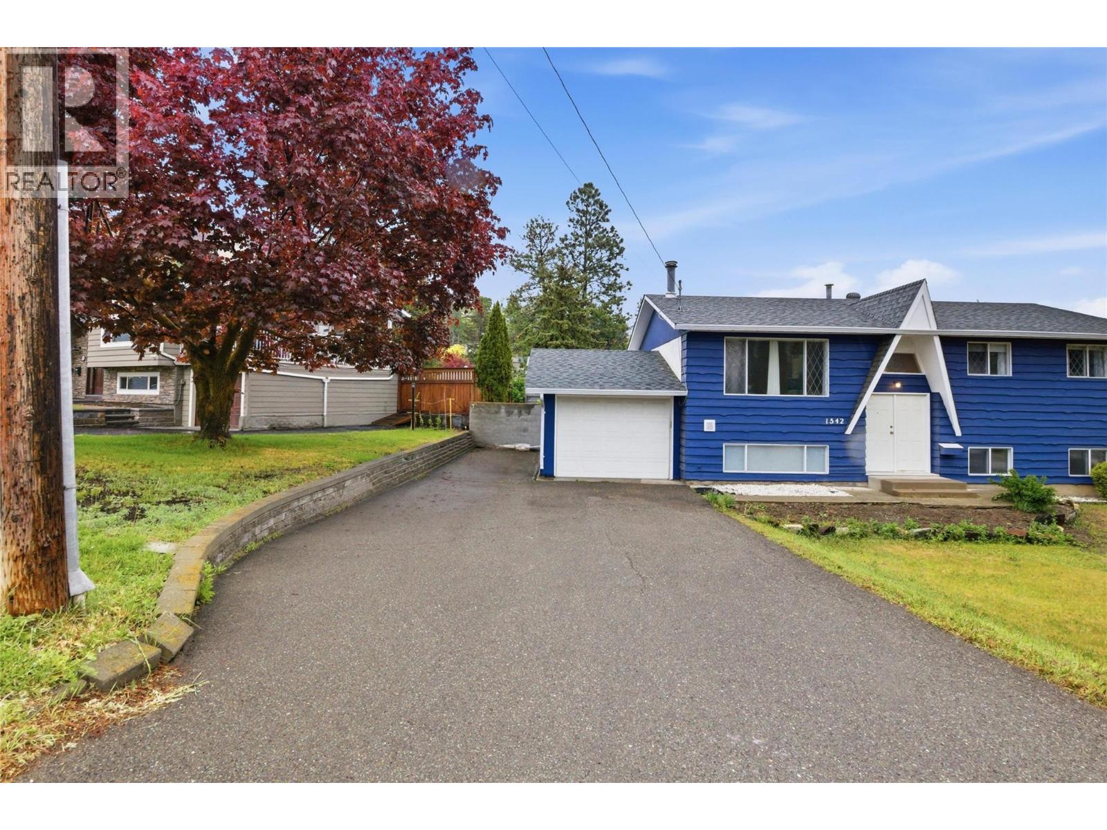 1542 Mt Dufferin Crescent - 36