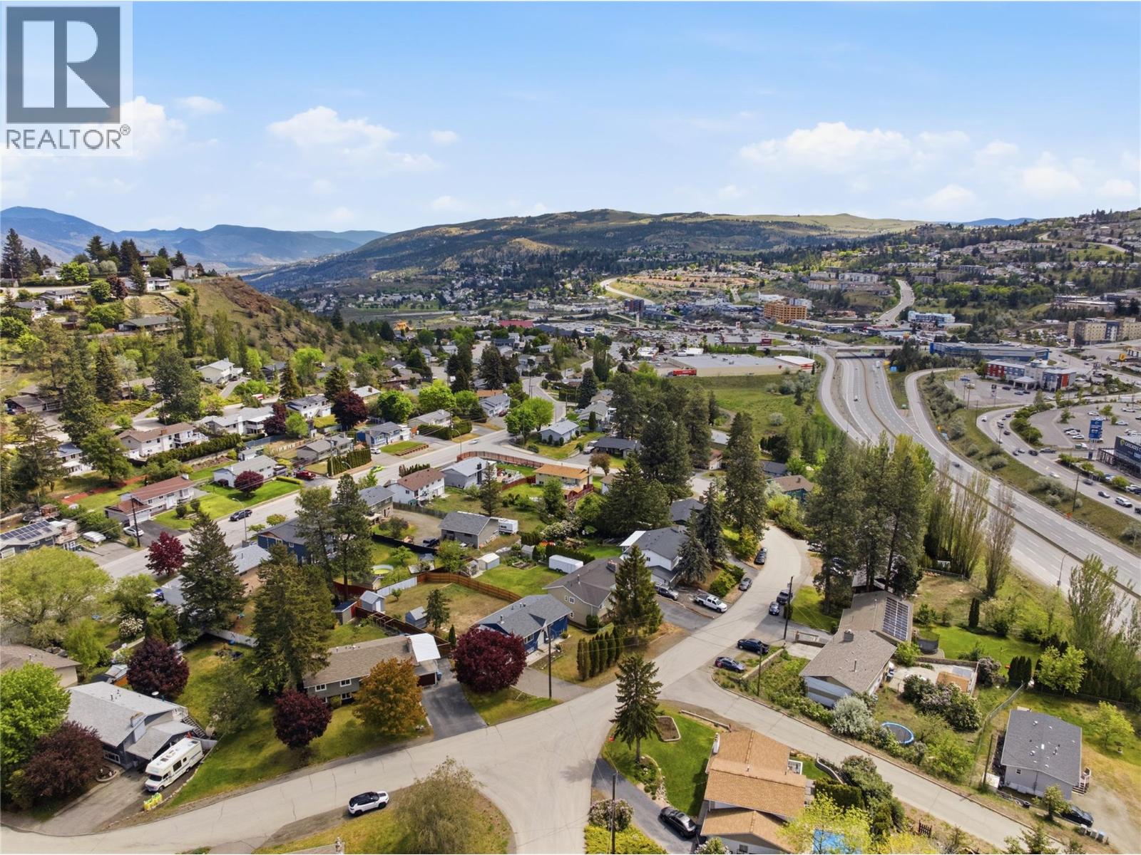 1542 Mt Dufferin Crescent - 38