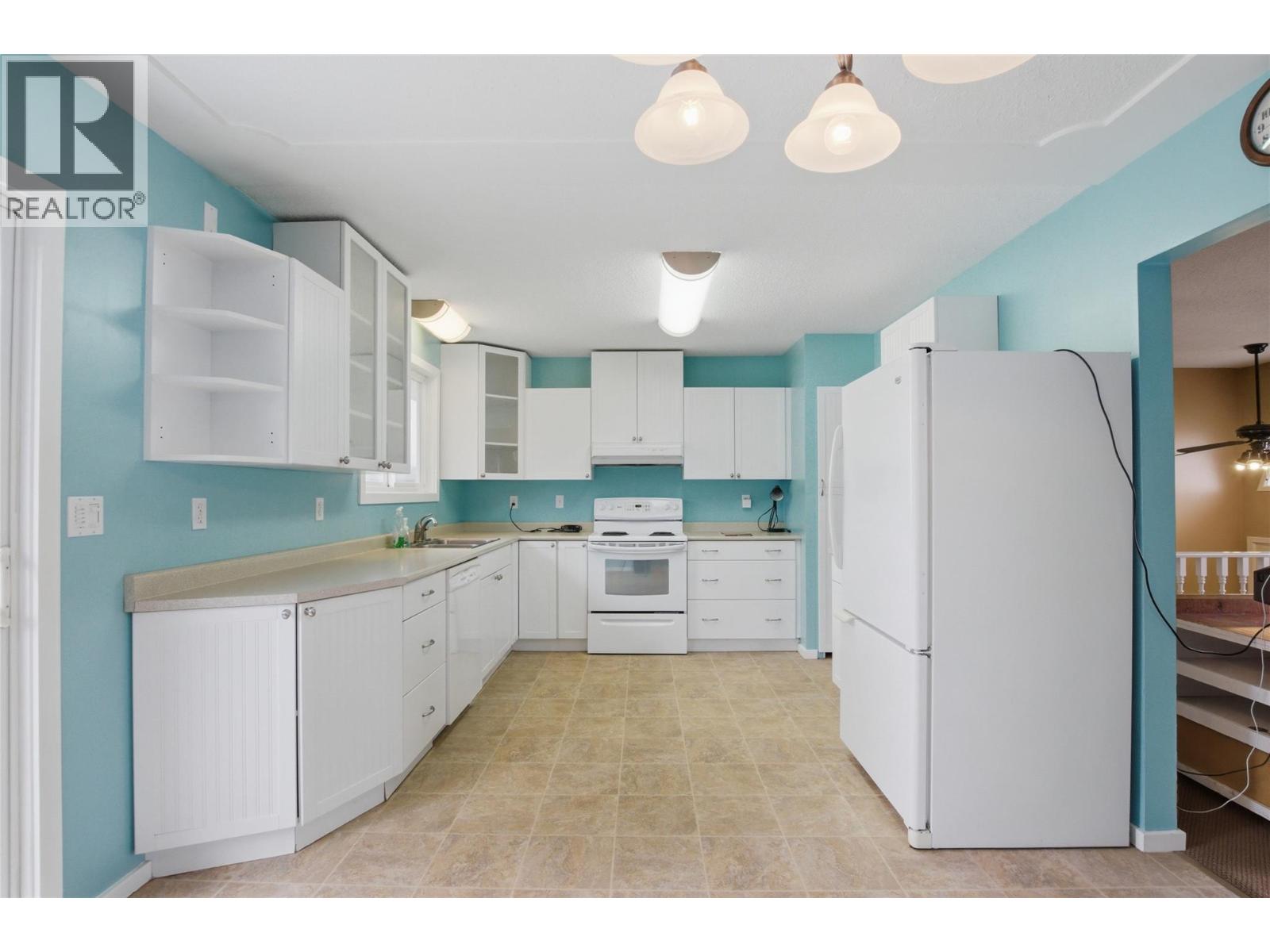 1542 Mt Dufferin Crescent - 5