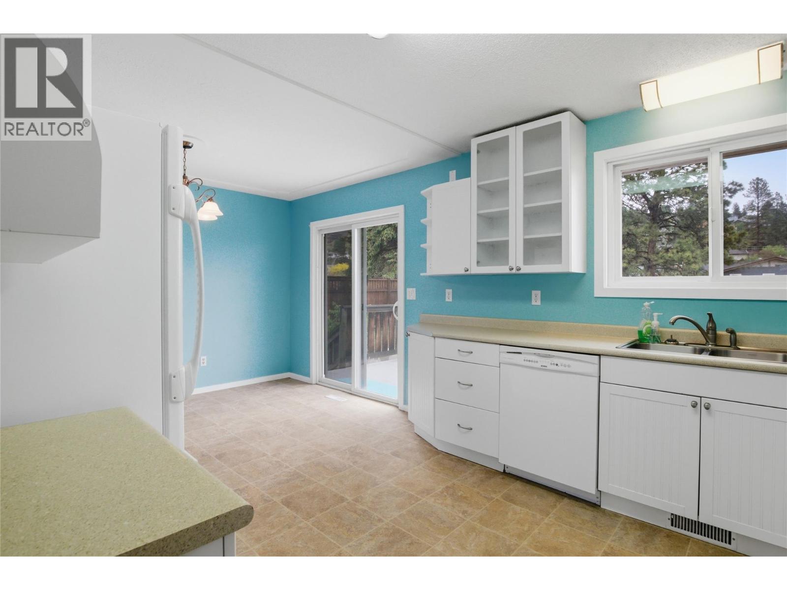 1542 Mt Dufferin Crescent - 6